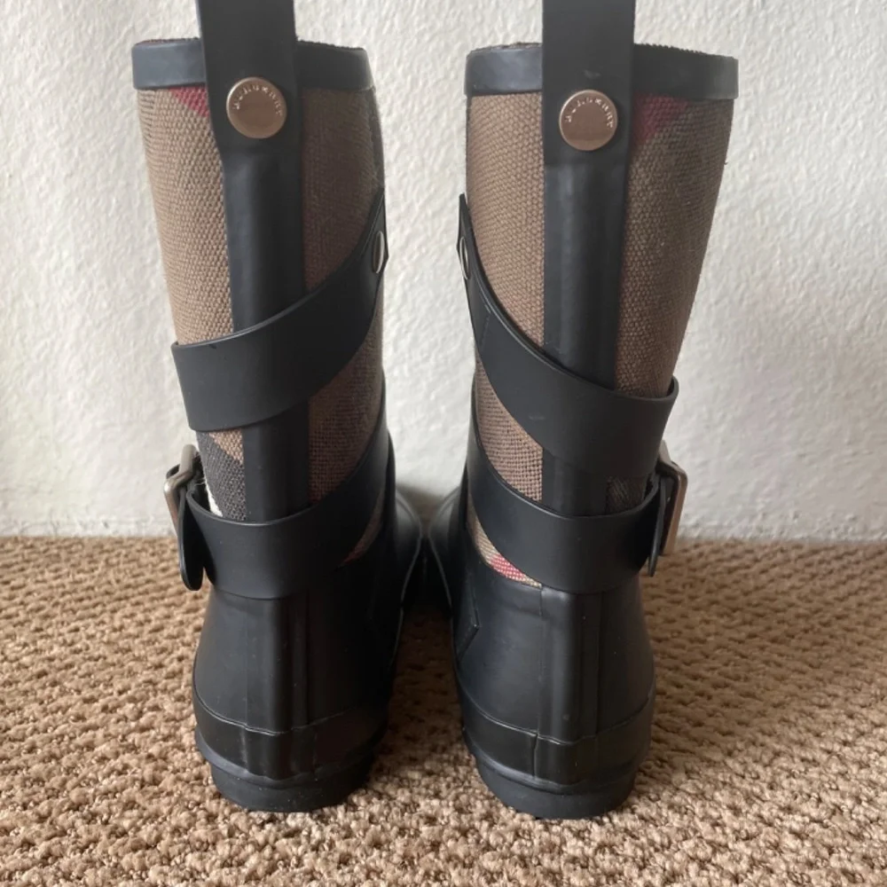 Burberry Mid-calf Boots Sz. 37 + FREE  Rubber Cleaning Set